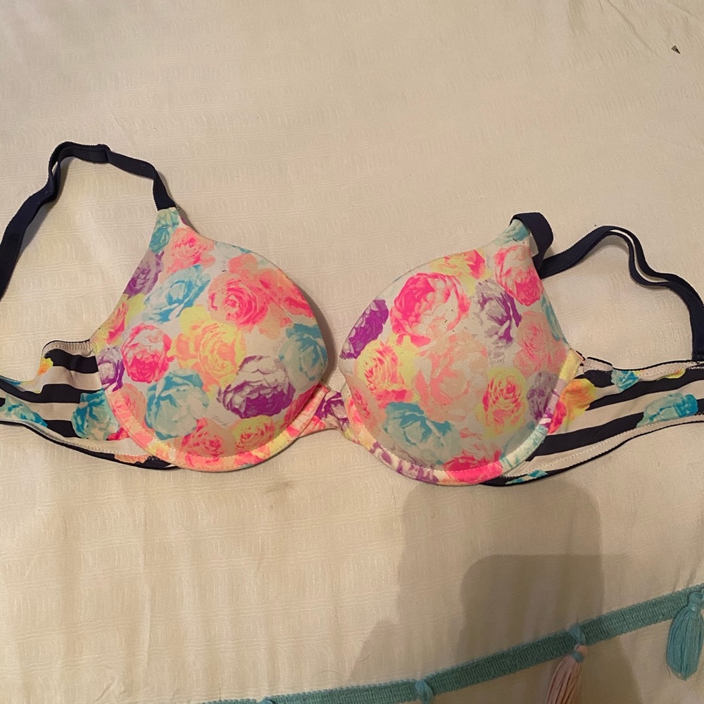 SOLD LOCALLY Victoria secret bra